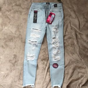 Simple Society Light-Washed Jeans
